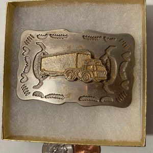 Vintage Metal Belt Buckle, Truck, 18 Wheeler, Trucking, Trucker, Nice Design, 3&quot; x 2&quot;, Heavy Duty, Quality, Thick Metal