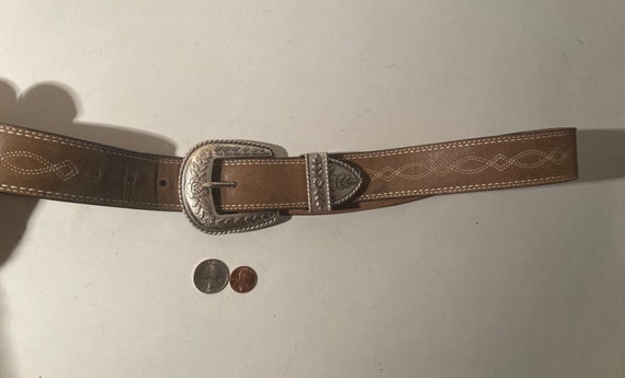 Ariat Cintura Western Da Uomo In Pelle Invecchiata, Marrone Invecchiato., 48 (44–46" Waist - Foto 5