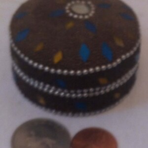 Vintage 1990&#39;s Small Round Luxor Hotel Jewelry Box, Storage Box, Stash Box, Unique, Souvenir