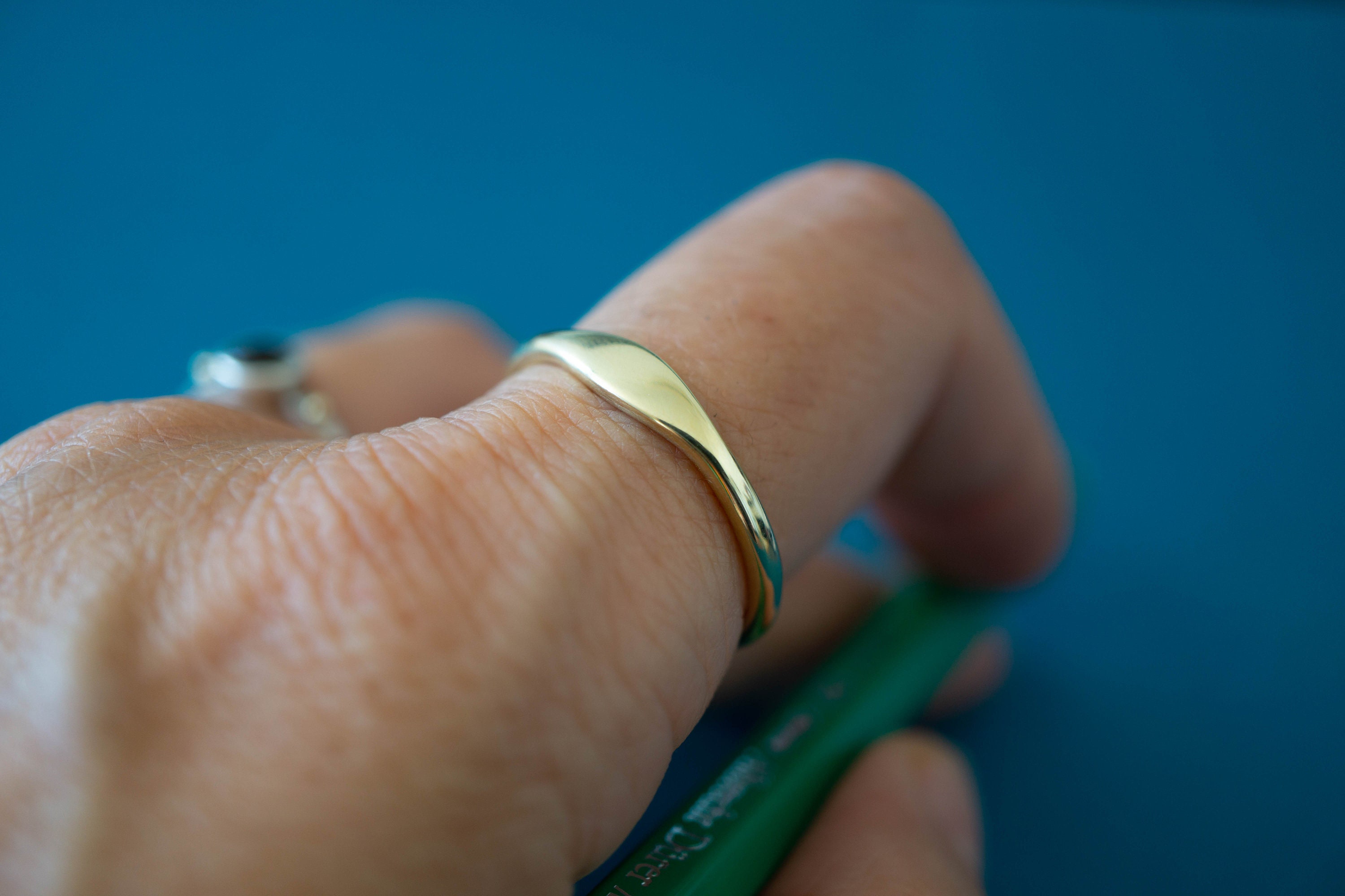 Gold ring for pointer finger hot sale