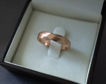 Gold mens wedding band - Mobius wedding rings for men - Rose gold wedding band - Alternative wedding rings - Mens twist wedding bands - 14k