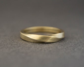 Unique wedding band yellow gold - Twist solid gold band ring - Mobius wedding ring - Mens twist wedding band - 3mm gold wedding band - 14k