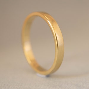 14K ゴールド メンズ 結婚指輪、幅広プレーン バンド、刻印可能