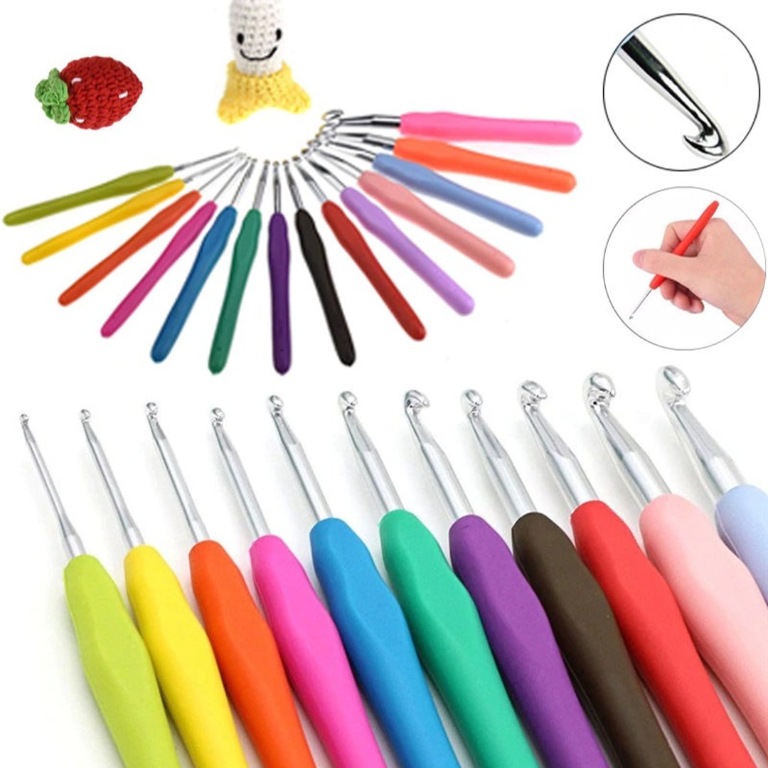 CROCHET HOOK SET - INCLUDES 64 PIECES WITH ERGO HANDLE HOOKS