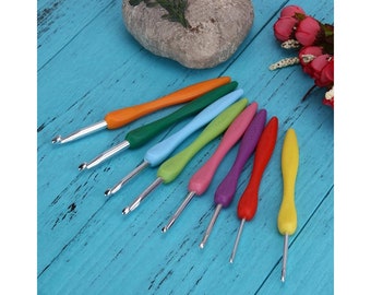 Crochet Hook Easy Grip Soft Handle 2.5mm to 6mm Sizes