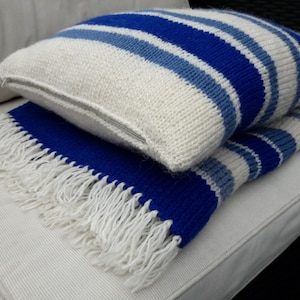 Ensemble coussin et tapis de passage/jeté