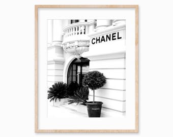 Featured image of post Coco Chanel Wallpaper Black And White Check out this fantastic collection of chanel desktop wallpapers with 49 chanel desktop background images for your desktop phone or tablet