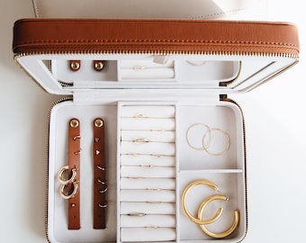 Faux Leather Jewelry Organizer: Travel Jewelry Box with Mirror