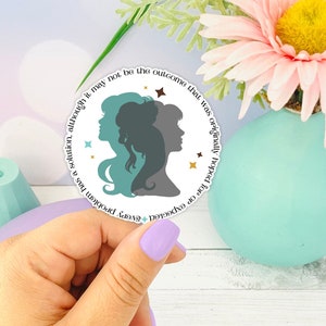 Praktisch citaat magische zusters, gestanste sticker, leesgrage cadeaus voor lezers, praktische magische boekcadeaus, liefdesstickers boeken, bibliofiele cadeaus