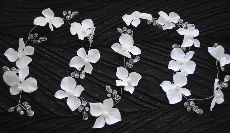 Bridal Gold Hair Vine Bridal Hair Vine Flower Long vine Crystal Hair Vine Bridal Headband White flower Wedding Hairpiece Crystal Headband