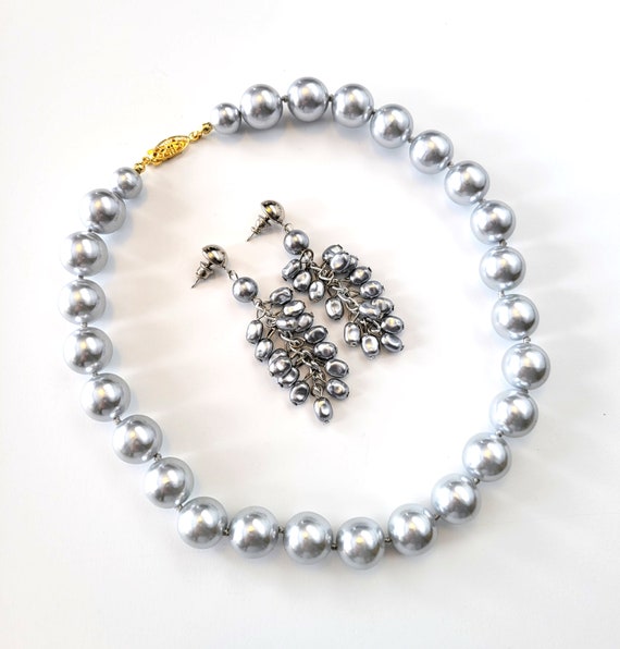 Lot of Two Vintage Grey Faux Pearl Necklaces and … - image 6