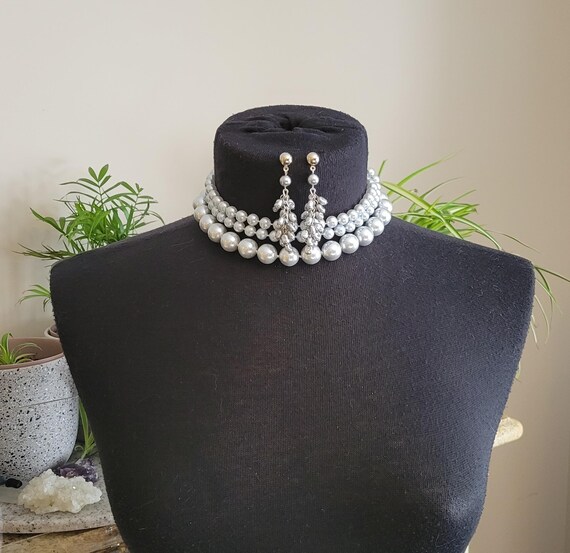 Lot of Two Vintage Grey Faux Pearl Necklaces and … - image 3