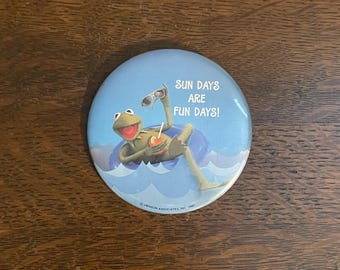 1980 Hallmark Kermit the Frog “Keep Your Sunny Side Up” Trinket Button Pin- Vintage Hallmark Muppets Kermit Pin