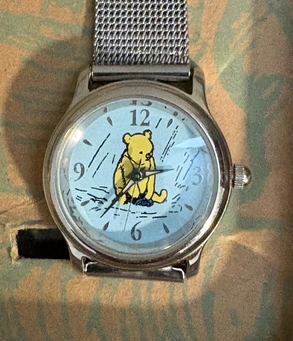 1990’s Disney Store Exclusive Classic Winnie the Pooh Watch- Vintage Women’s Classic Pooh Watch