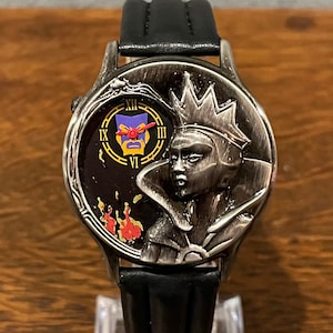 Disney Limited Edition Snow White Evil Queen Watch - Vintage Schneewittchen und die Sieben Zwerge Disney Evil Queen Spiegel, Spiegeluhr