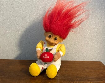 ヴィンテージの黄色い髪のトロール人形：1990年代のレトロな