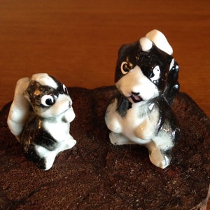 Kelvin Bone China Japan - Figur von zwei Stinktiere auf Original Holzsockel