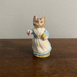 Figura de Tabitha Twitchit - Beatrix Potter - Royal Albert, Inglaterra, Copyright 1989