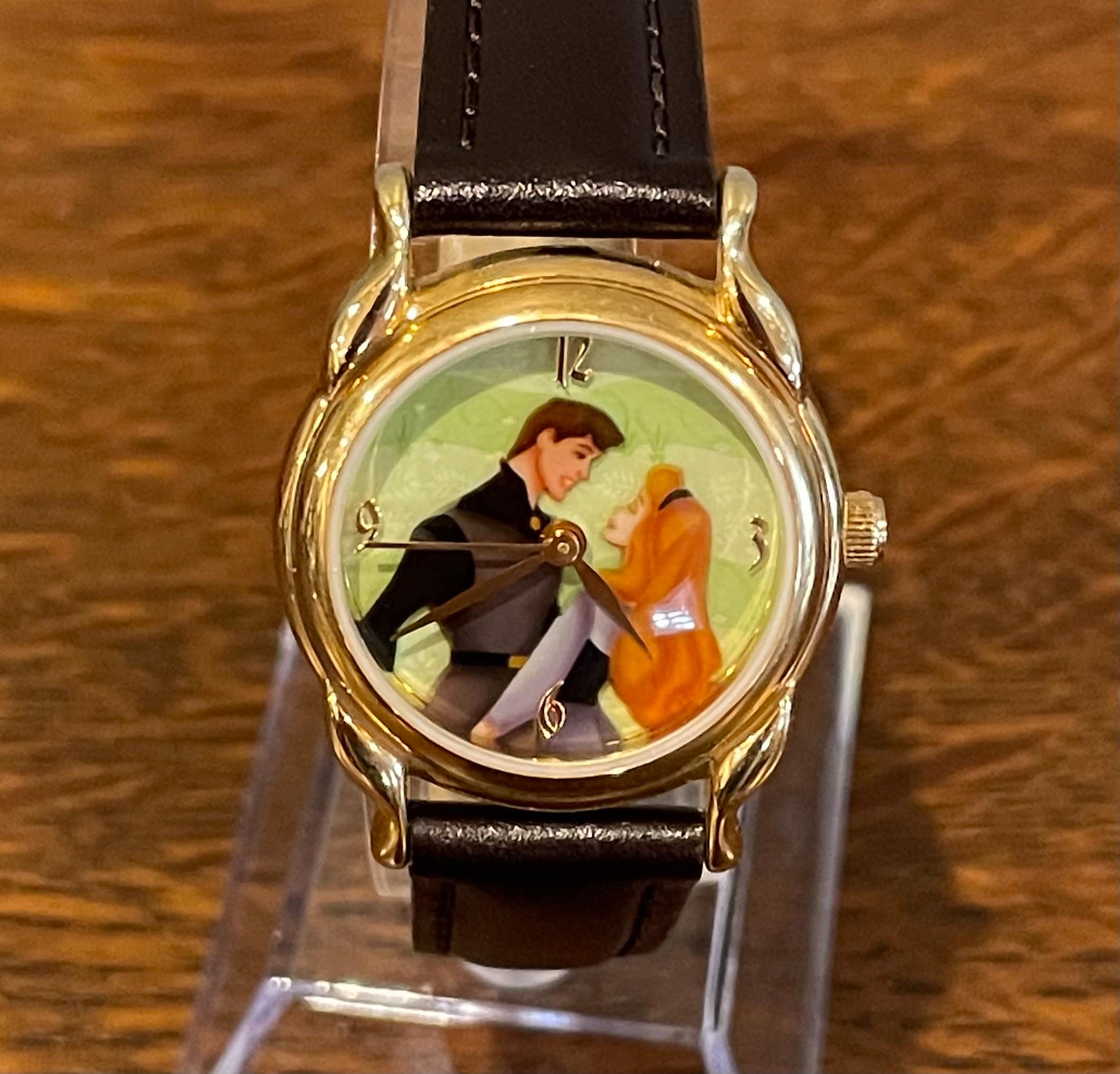 1999 ディズニーストア限定 眠れる森の美女 40 周年記念腕時計とピン