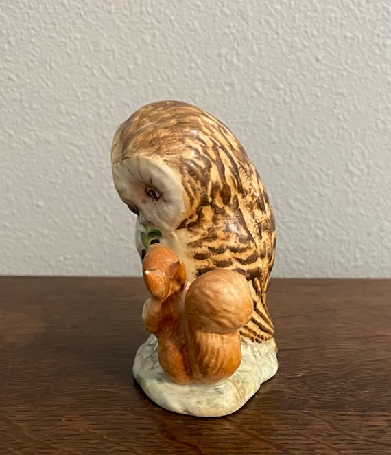 Old Mr. Brown- Bp2a Beatrix Potter Gold Oval Figurine- Beswick