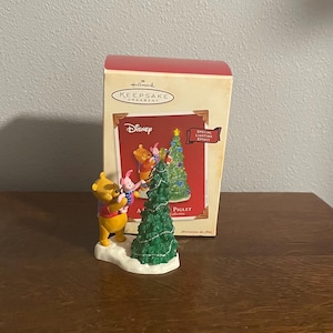 2003 Hallmark A Boost for Piglet Holiday Ornament- Vintage Disney Winnie the Pooh Collection Pooh and Piglet Light-Up Christmas Ornament