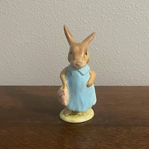 Mrs. Flopsy Bunny- BP3A Beatrix Potter Figurine- Beswick, England
