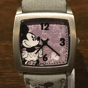 Vintage Disney Parks Limited Release Mickey Mouse Watch- Unisex Disney Mickey Mouse Watch