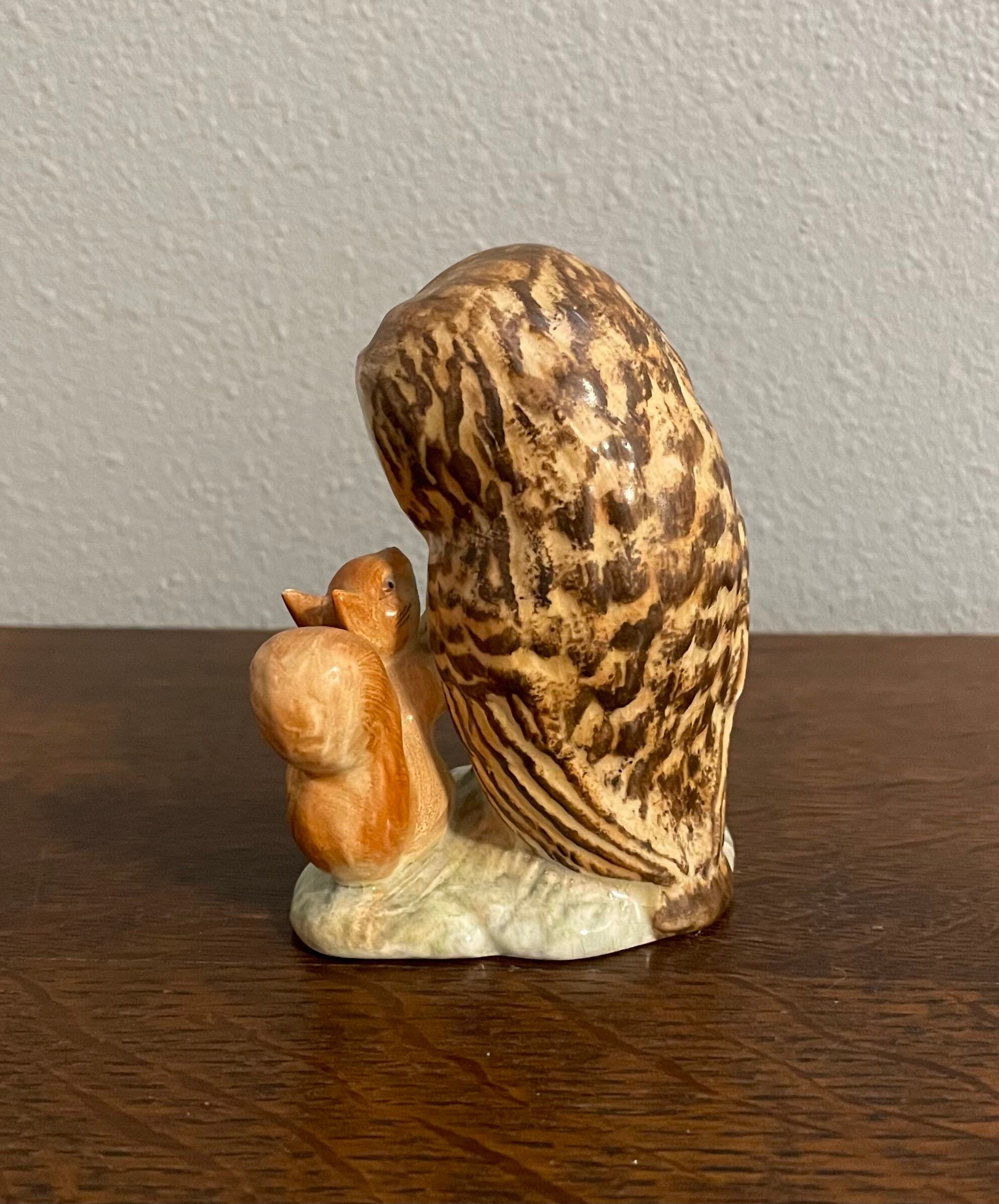 Beatrix Potter Old Mr Brown フィギュア アンティーク Old Mr. Brown- Bp2a Beatrix Potter Gold Oval Figurine- Beswick