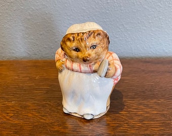 Mrs. Tiggy Winkle- BP1a Beatrix Potter Figurine- Gold Circle Beswick, England