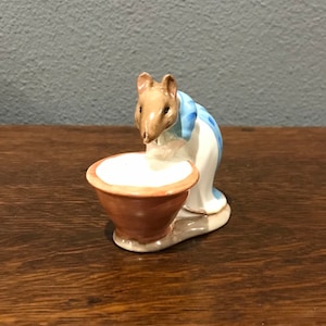 Anna Maria- BP3a Beatrix Potter Figurine- F. Warne & Co., Beswick, England