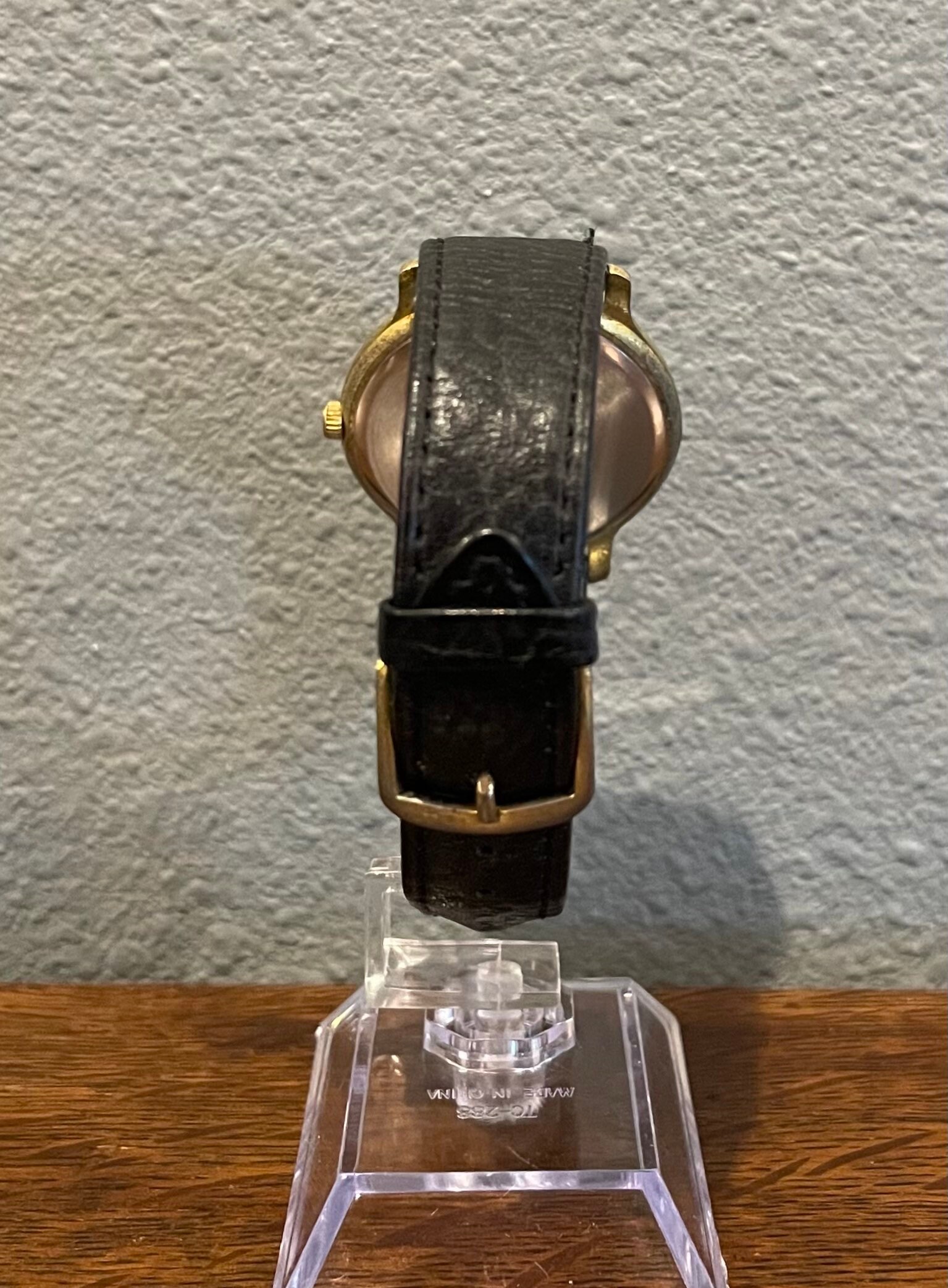 Disney Gold and Black 3-D Hologram Watch Mickey Mouse Holographic Watch - Etsy main image 3