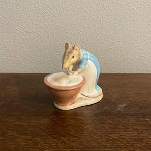 Anna Maria - BP2A - Guldfärgad oval Beatrix Potter-figur - F. Warne & Co., Beswick, England