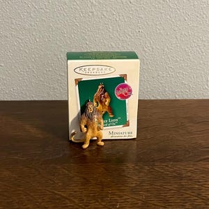 2002 Hallmark The Cowardly Lion The Wizard of Oz Miniature Ornament- Vintage Hallmark The Wizard of Oz Miniature Cowardly Lion Ornament