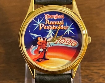 Vintage Disneyland Passhder Watch Disneyland 1995 Pass Holder Watch with Rotating Flying  main image 3