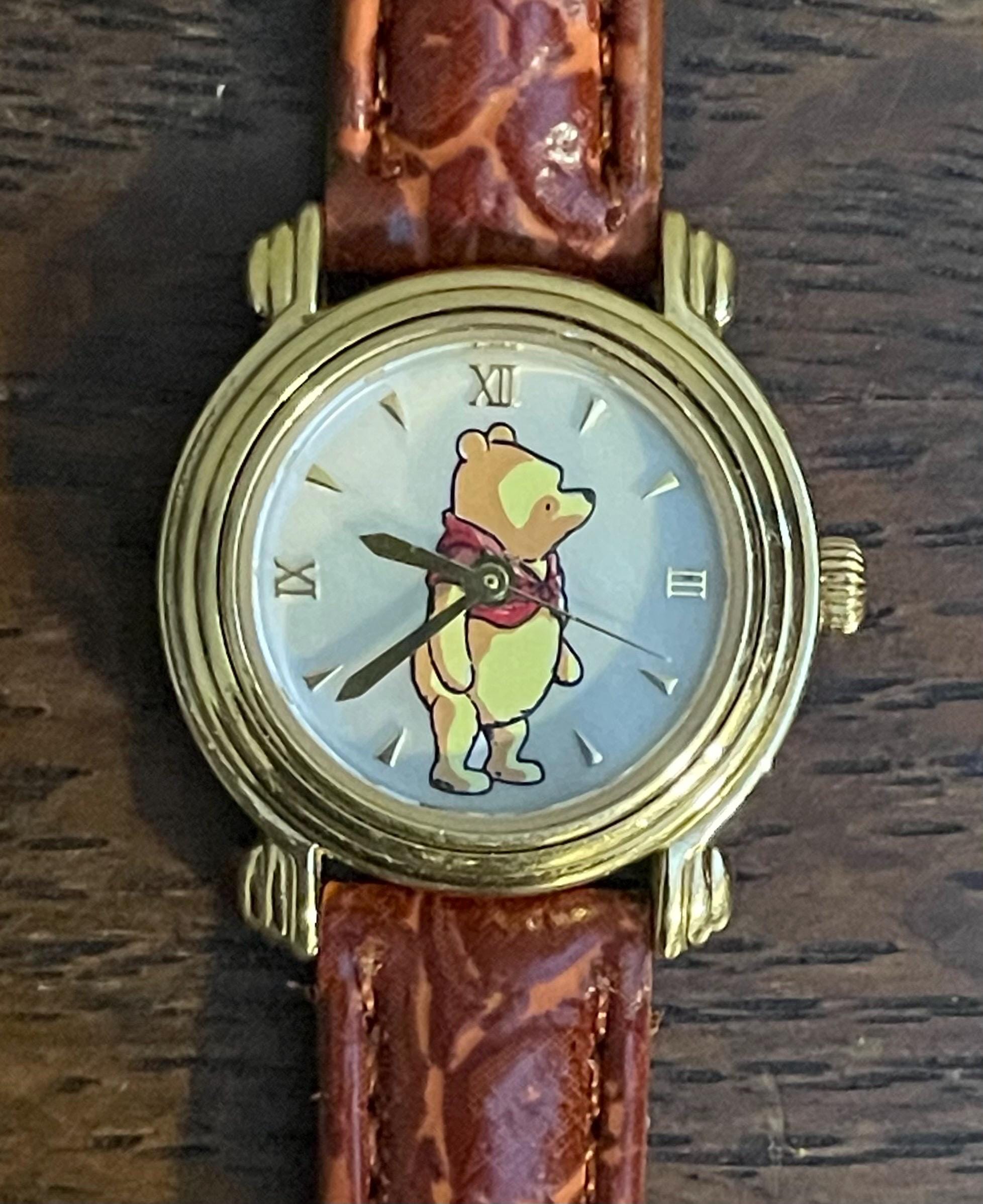 Classic Pooh デジタル腕時計 Disney Time Works Classic Pooh Watch- Vintage Women's Classic