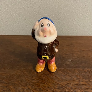 jaren 1960 Disney Sneeuwwitje en de zeven dwergen verlegen beeldje-Vintage Disney Japan verlegen beeldje