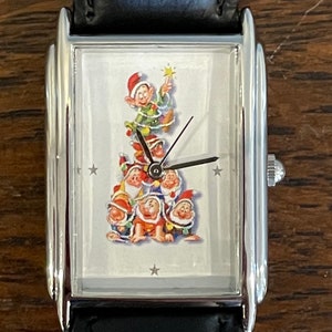 2001 Disney es Magical Holiday Faire Seven Dwarfs Watch - Vintage Relic Unisex Schneewittchen und die Sieben Zwerge Weihnachtsuhr