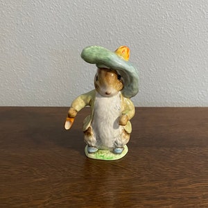 Benjamin Bunny- BP2a Beatrix Potter Gold Oval Figurine- Beswick, England