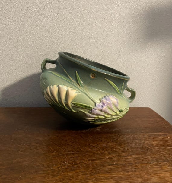 Roseville Pottery Freesia Hanging Planter- Vintage Small Roseville Pottery  Green hanging Planter