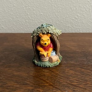 1990's Lenox Disney Pooh Figurine Thimble- Vintage Pooh Stuck in Rabbit’s Door Thimble