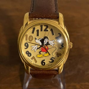 1990’s Lorus Disney Mickey Mouse Yipes! Watch- Vintage Disney Startled Mickey Mouse Watch