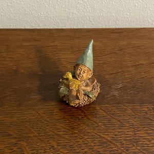 Tom Clark &quot;Ernie&quot; Figurine- Tom Clark Cairn Studios Gnome in a Seashell Figurine