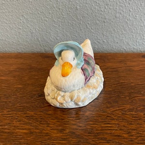 Jemima Puddleduck Made a Feather Nest- Beatrix Potter Figurine- Beswick, England, copyright 1983