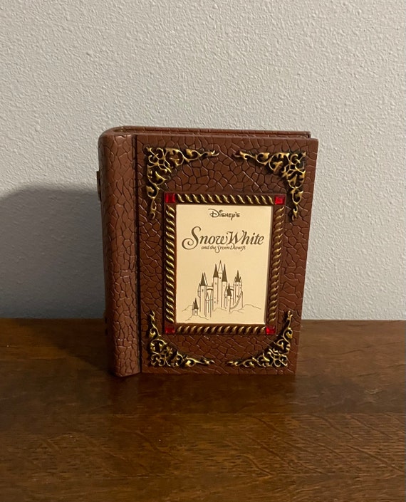 1990's Disney Fairy Tale Watch Collection Snow White and the Seven Dwarfs Watch View 2