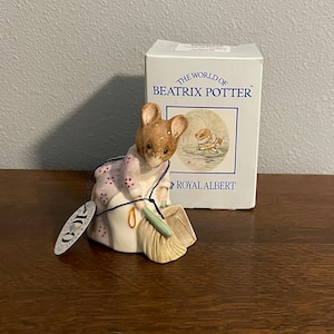 Hunca Munca Sweeping- Beatrix Potter Figurine- Royal Albert, England, Copyright 1989