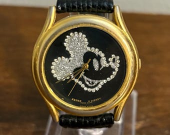 Reloj Lorus de Mickey Mouse con diamantes de imitación y purpurina - Reloj vintage de Mickey Mouse de Disney con purpurina