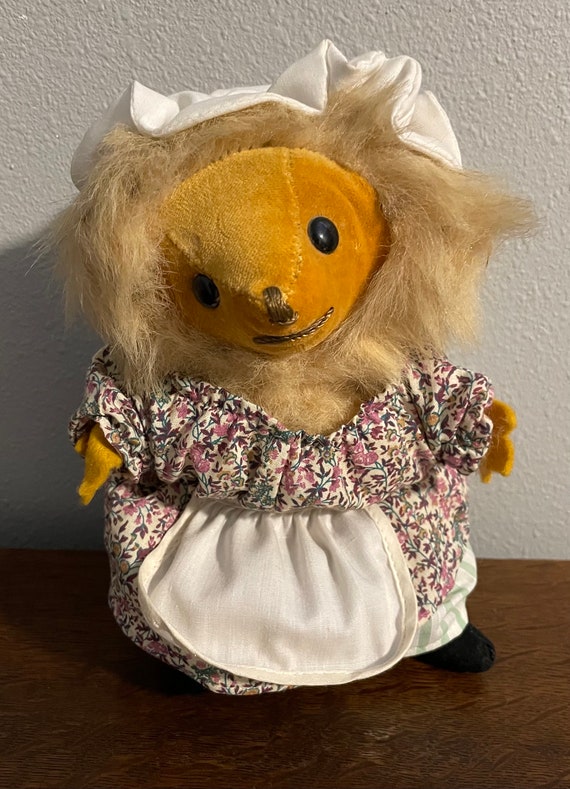 THE TALE OF MRS TIGGY-WINKLE　ティギーおばさん　置物 THE TALE OF MRS TIGGY-WINKLE ティギーおばさん 置物 - メルカリ