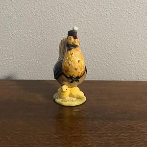 Sally Henny Penny- Beatrix Potter Figurine- Beswick, England- Copyright 1974