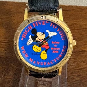 Cast Member Watch - Etsy display picture 2