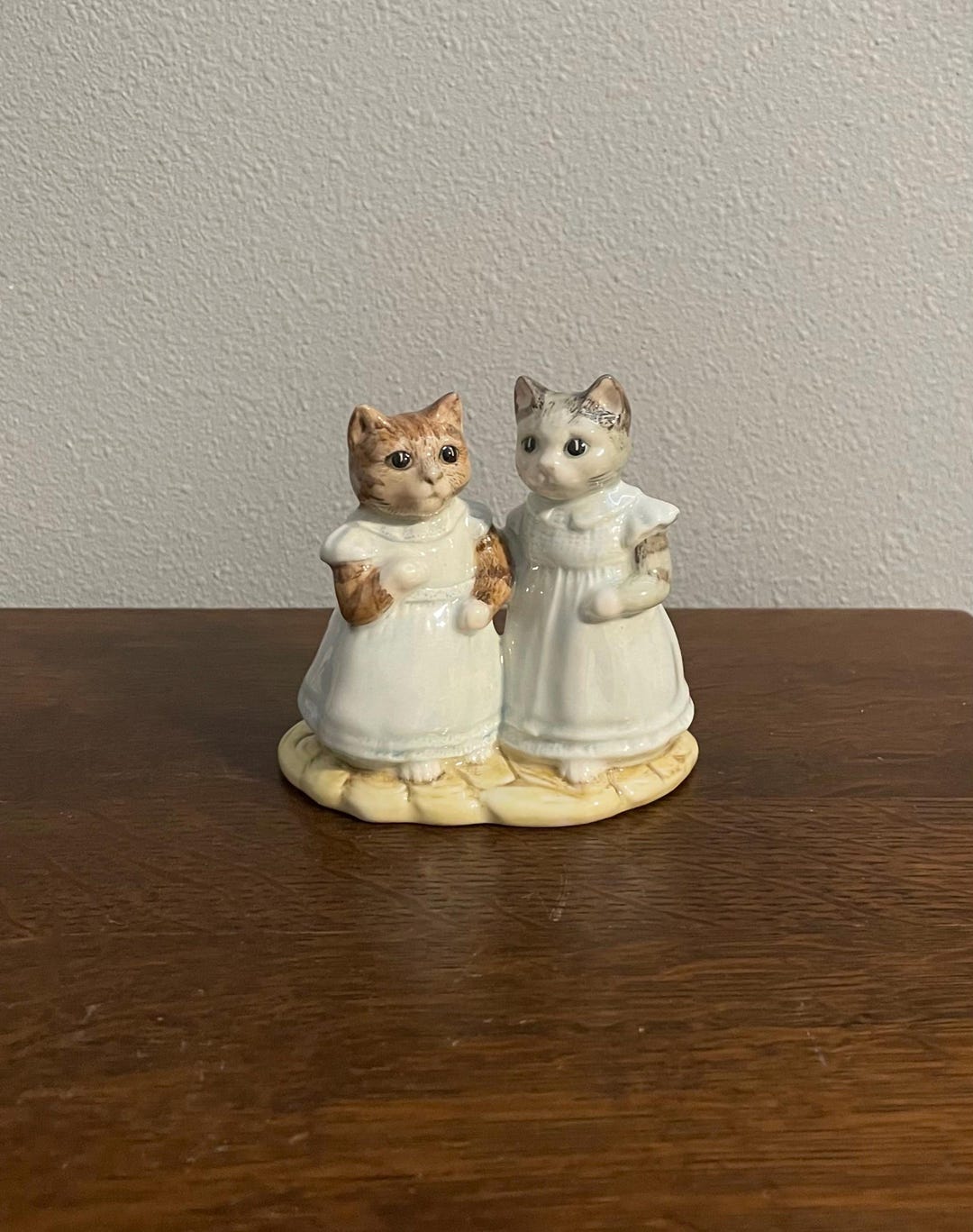 置物 mittens and moppet Mittens and Moppet- Beatrix Potter Figurine, Royal Albert, England